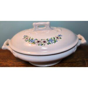 Vintage Floral Covered Soup Tureen With Handles Lid, beautiful condition, Wildfl